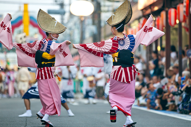 熱気あふれる阿波おどりを、ぜひ会場で楽しもう