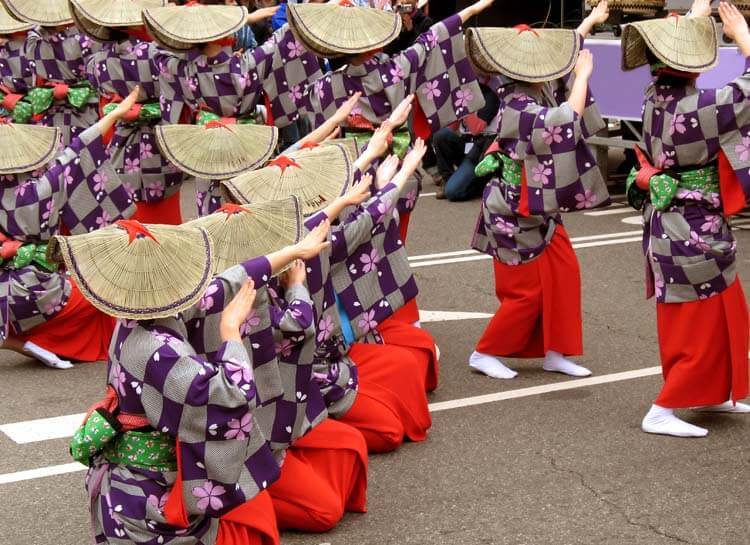 「踊る」言葉の意味