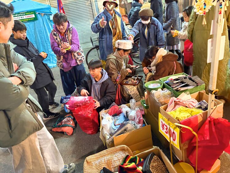 ボロ市のチャイハネに来るのが楽しみ”と言われる幸せ。