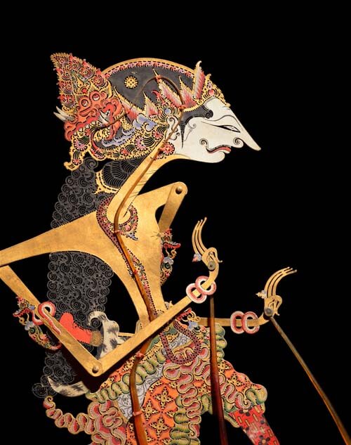 影絵なのに色鮮やかな理由は？