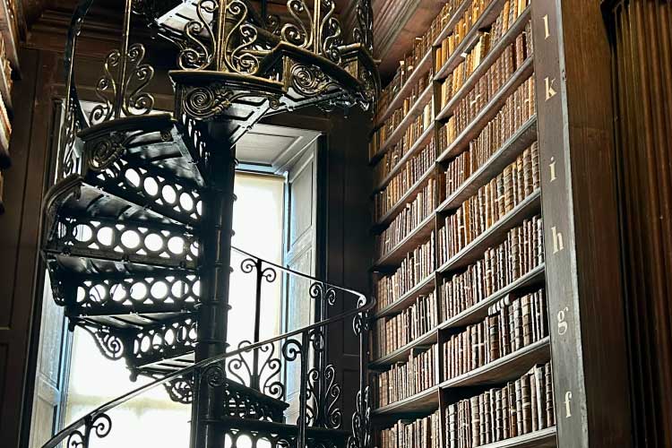 トリニティカレッジ図書館／アイルランド・ダブリン