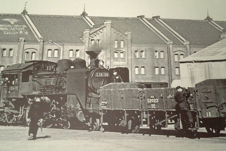 戦争と経済変動による影響