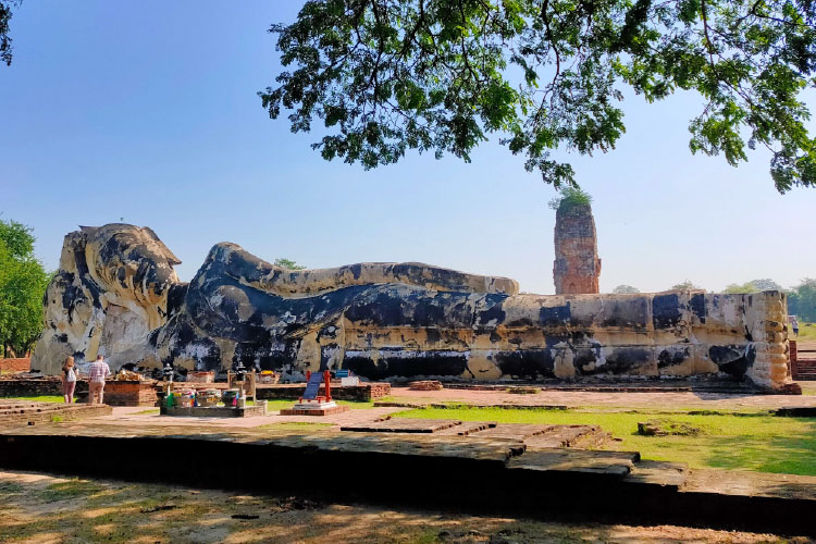 ワット・ロカヤスタラーム 