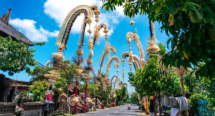 バリのお盆「ガルンガン＆クニンガン」とは