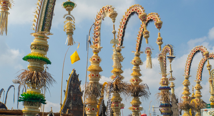 街を彩る美しいペンジョール