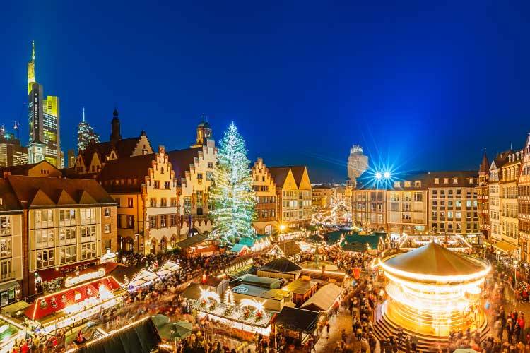 街並みに合った美しいイルミネーション