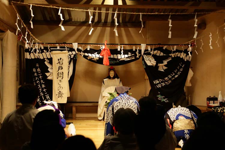 早池峰神楽 岳神楽（シルクロード舞踏館にて）