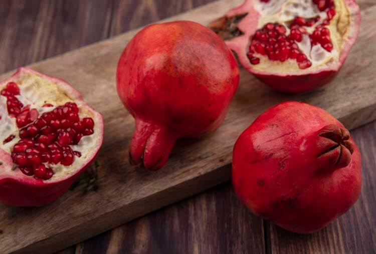 中央アジア・イラン：ザクロの赤で夜明けを待つ「ヤルダの夜（シャベ・ヤルダ）」