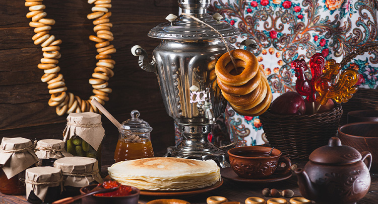 ロシア：サモワールで淹れた紅茶