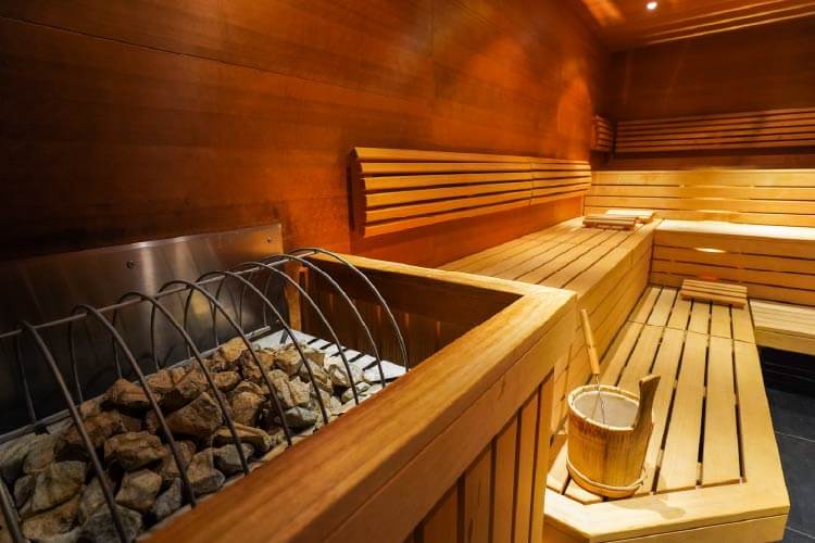 サウナに入って温まろう