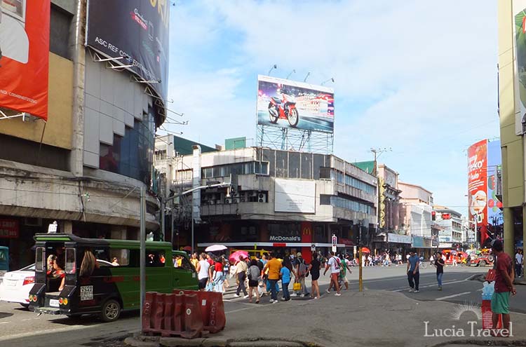 渋滞でもスイスイ！身軽なバイク