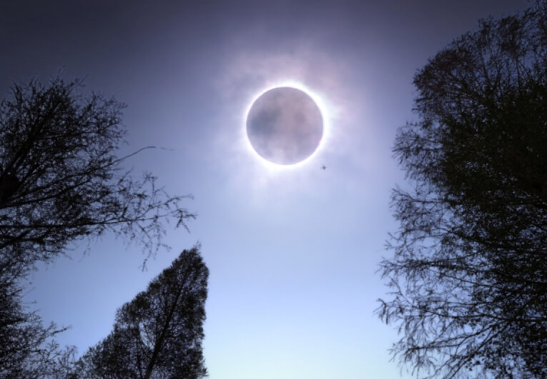 ブラッドムーンは見てはいけないの？