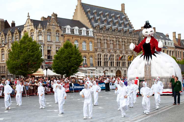 猫祭りの正式名称「カッテンストゥッツ」の意味