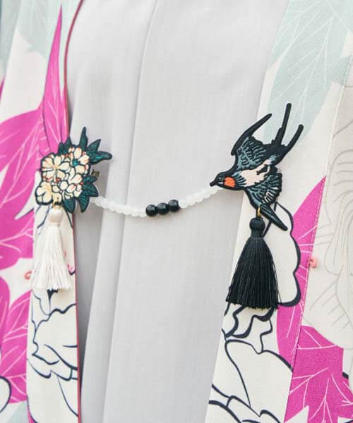 つばめとお花の羽織留め