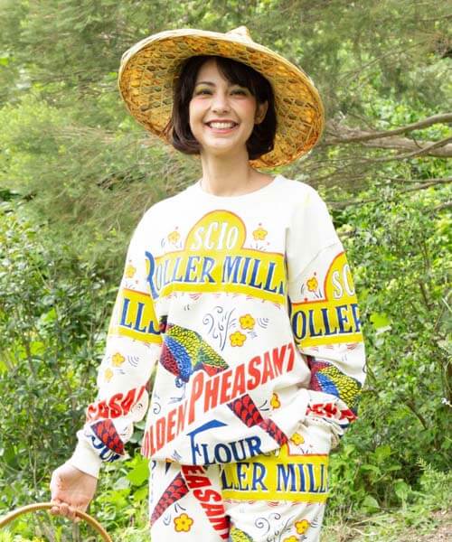 【タイ直輸入】タイ広告がデザインされたスウェット