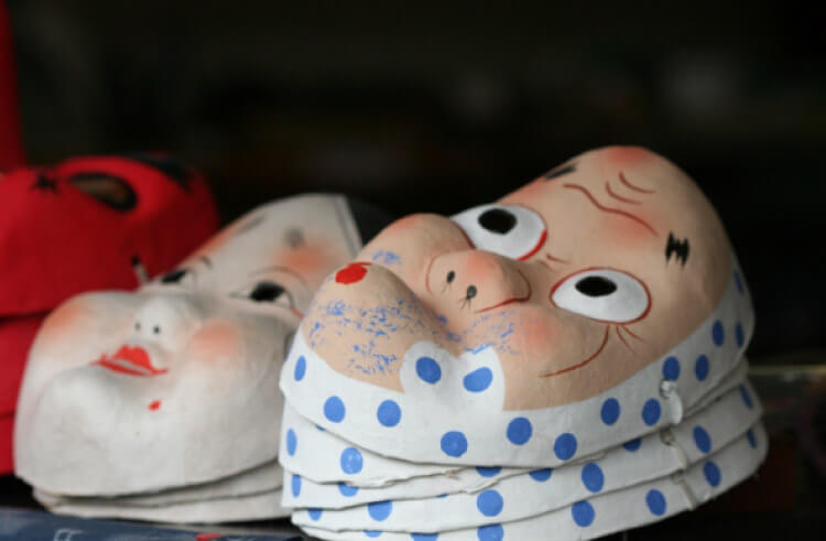 お面として使われるようになった理由