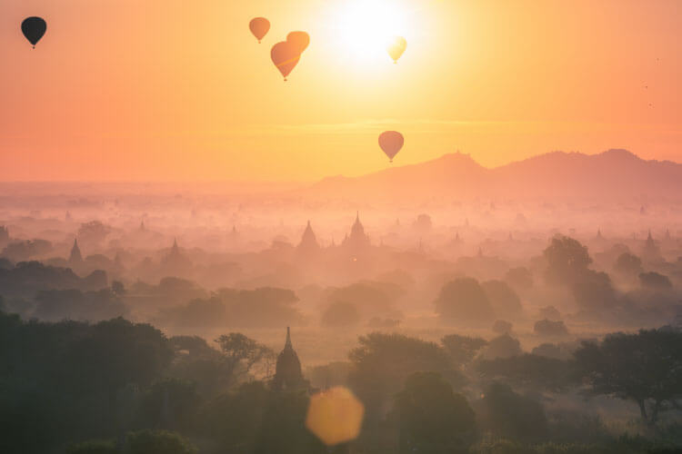 バガン遺跡は祈りが生んだ壮大な景色