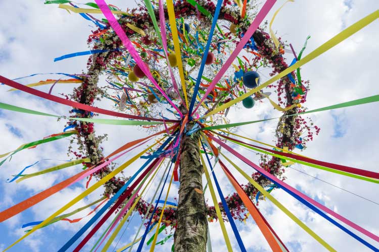 ヨーロッパの「五月祭（マイフェスト）」