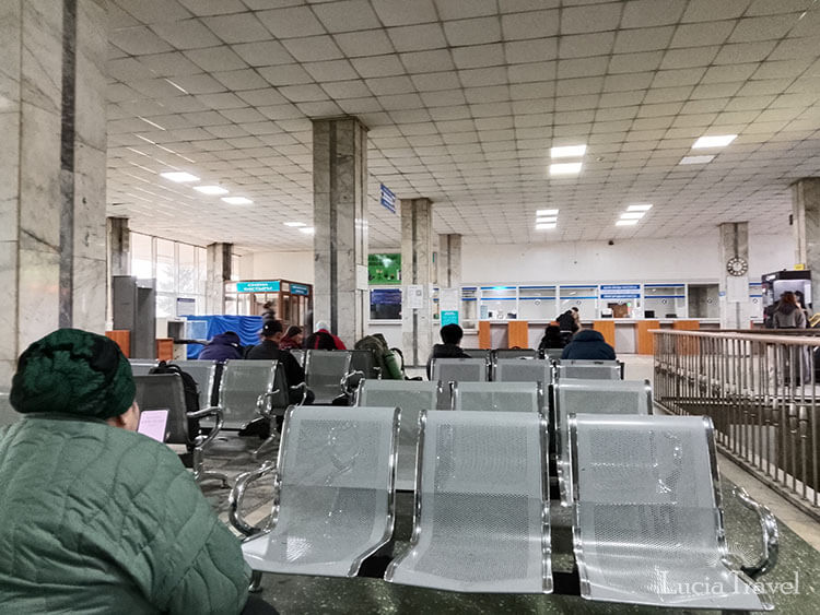 カザフスタン（アルマトイ）からキルギス（ビシュケク）までの日帰り旅行