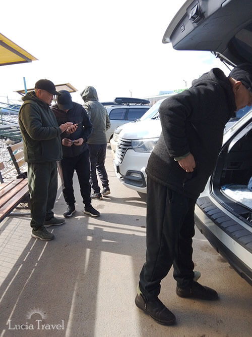 ビシュケクへ向かう人々