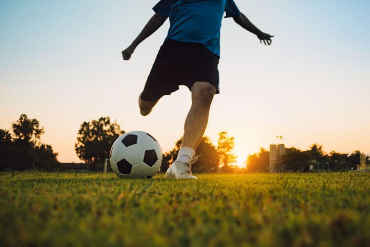 サッカーはボールひとつから始まった世界の物語