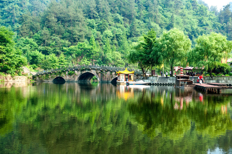 水辺に近づいてはいけない理由