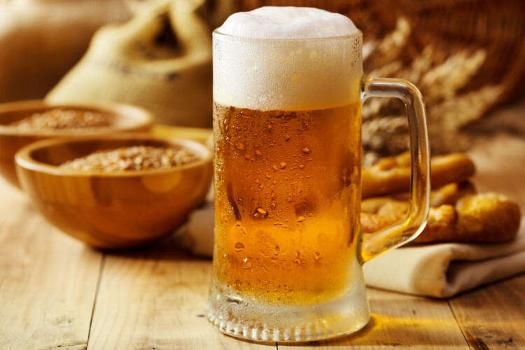 ビールはなぜ黄金色になったのか