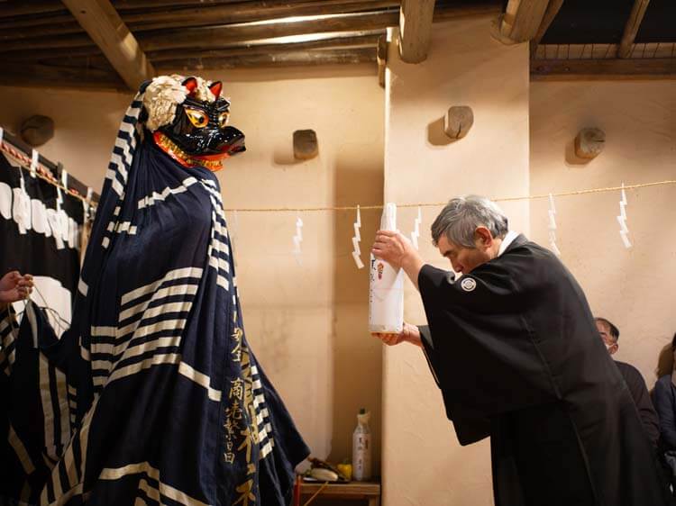 豊富な演目と神楽面、権現舞