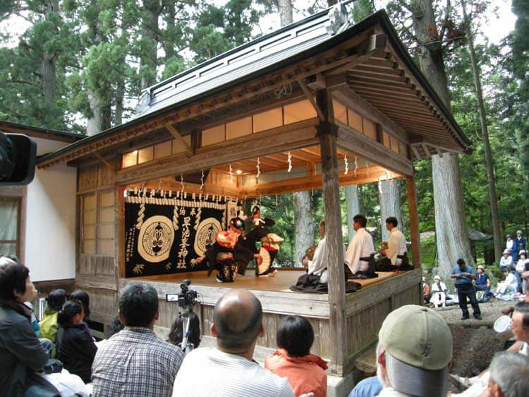 岩手の神楽はどこで見られる？より深く楽しむ鑑賞作法