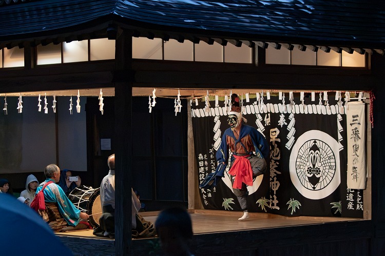 早池峰神社の例大祭で奉納される「早池峰 岳神楽」
