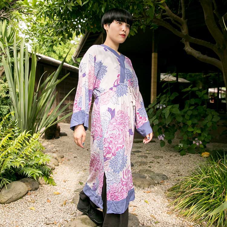 お洒落着 浴衣 で夏を過ごす 花火とともに 株式会社アミナコレクション