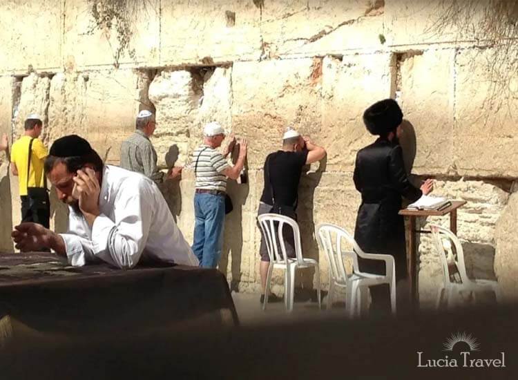 ユダヤ教徒の聖地・嘆きの壁